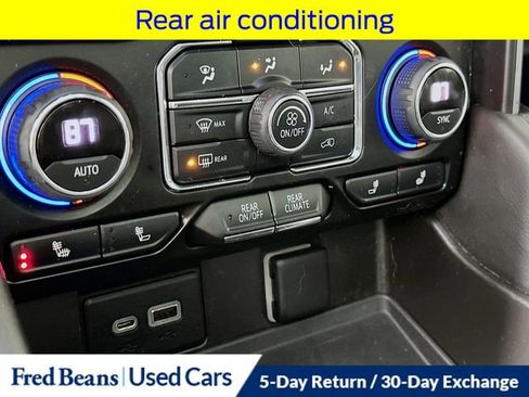 Used 2022 Chevrolet Tahoe Z71 w/ Luxury Package image 19