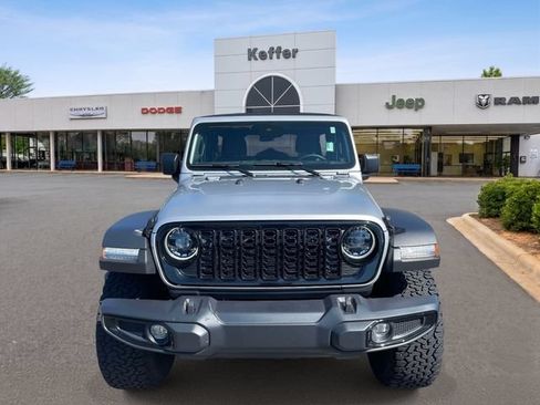 Used 2024 Jeep Wrangler Unlimited Sport AWD/4WD image 3