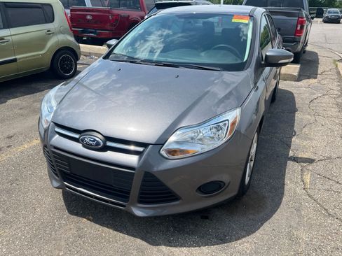 Used 2014 Ford Focus SE FWD image 4