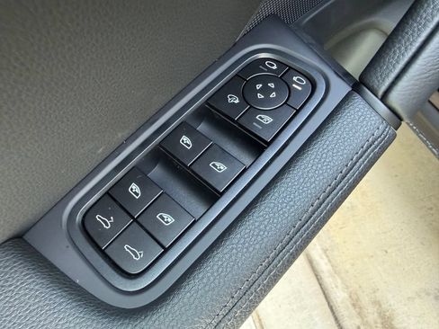 New 2026 Porsche Cayenne AWD/4WD image 21