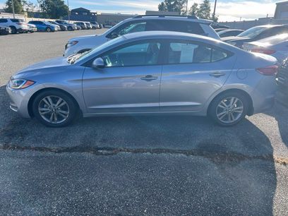 Used 2017 Hyundai Elantra SE