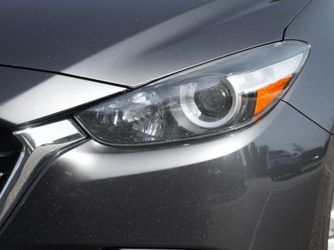 Used 2017 MAZDA MAZDA3 Touring FWD image 6