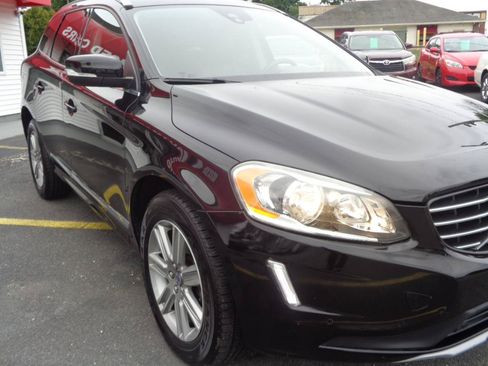 Used 2016 Volvo XC60 T6 w/ Proximity Package AWD/4WD image 19