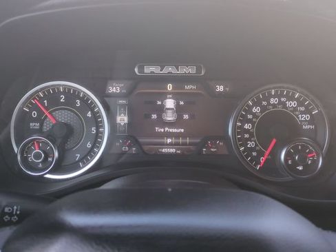 Used 2025 RAM 1500 Big Horn AWD/4WD image 32