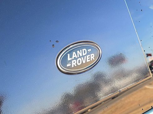 Used 2023 Land Rover Defender 110 75th Limited Edition image 12