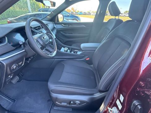 New 2025 Jeep Grand Cherokee Laredo X image 10