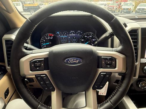 Used 2019 Ford F250 Lariat w/ Chrome Package image 22