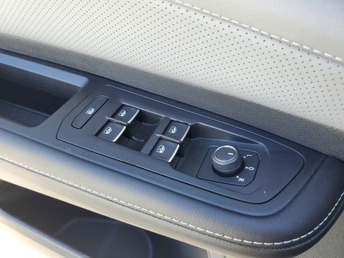 New 2026 Volkswagen Atlas Cross Sport SEL R-Line image 30