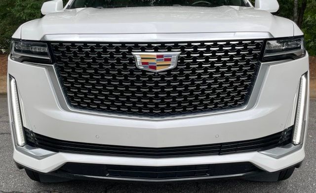 Used 2022 Cadillac Escalade Premium Luxury AWD/4WD image 11