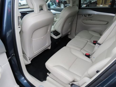 Used 2018 Volvo XC90 T6 Momentum image 13