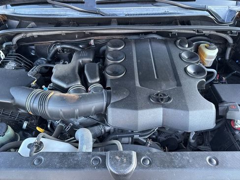 Used 2017 Toyota 4Runner SR5 image 32