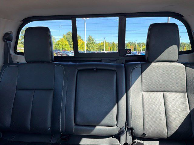 Used 2018 Nissan Titan PRO-4X w/ Pro-4x Convenience Package AWD/4WD image 14