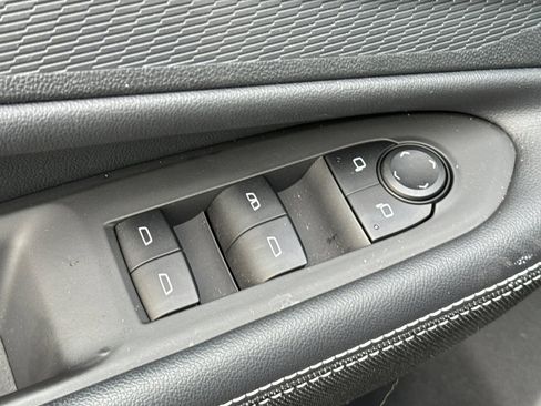 Used 2026 Chevrolet Blazer EV LT image 13