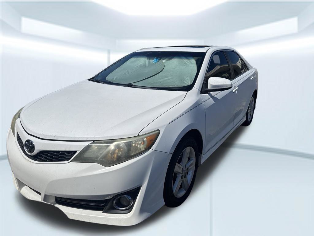 Used 2012 Toyota Camry SE FWD image 1