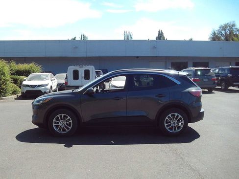 Used 2020 Ford Escape SE AWD/4WD image 2