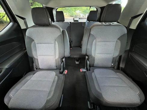 Used 2018 Chevrolet Traverse LT FWD image 25