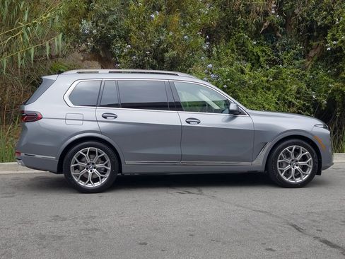 New 2026 BMW X7 xDrive40i w/ Premium Package image 4