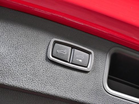 Certified 2022 Porsche Macan GTS AWD/4WD image 32