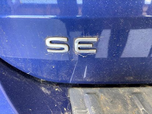Used 2023 Volkswagen Taos SE FWD image 9