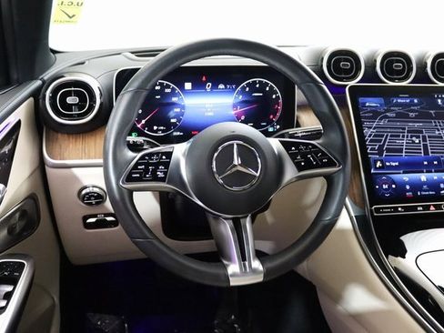 Used 2024 Mercedes-Benz GLC 300 4MATIC image 22