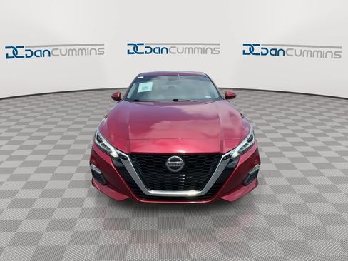Used 2021 Nissan Altima 2.5 SV w/ SV Premium Package AWD/4WD image 3