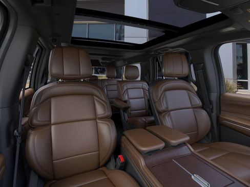 New 2025 Lincoln Navigator L Reserve image 10