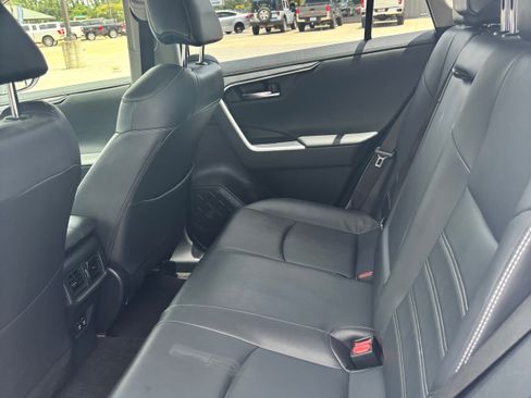 Used 2020 Toyota RAV4 Limited image 11