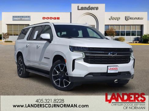 Used 2022 Chevrolet Suburban RST w/ Sport Performance Package image 1