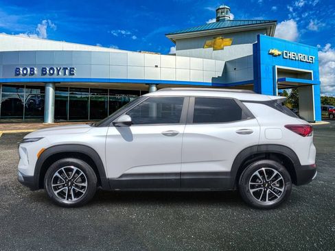 Used 2024 Chevrolet TrailBlazer LT AWD/4WD image 7