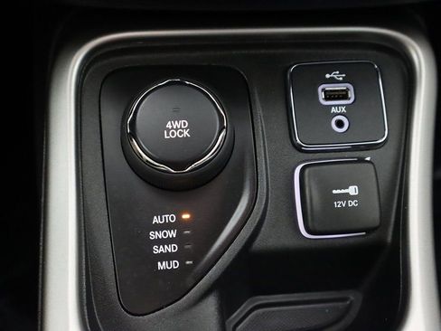 Used 2018 Jeep Compass Latitude image 37