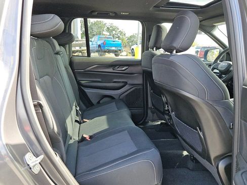 Used 2025 Jeep Grand Cherokee Laredo X w/ Luxury Tech Group I RWD image 14
