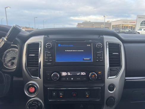Used 2017 Nissan Titan SV image 16