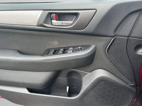 Used 2018 Subaru Outback 2.5i Premium image 16