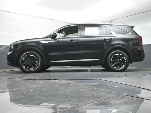 Used 2025 Kia Sorento S w/ Panoramic Sunroof Package FWD image 43