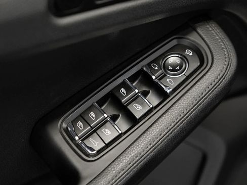 Certified 2023 Porsche Macan S AWD/4WD image 20