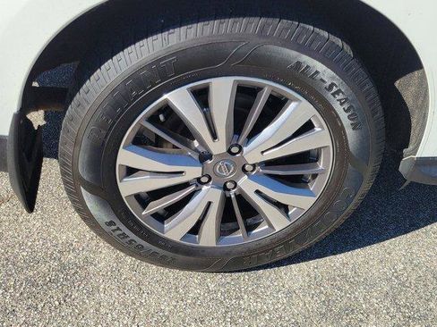 Used 2020 Nissan Pathfinder SL AWD/4WD image 5