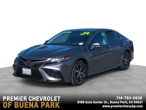 Used 2024 Toyota Camry SE image 1