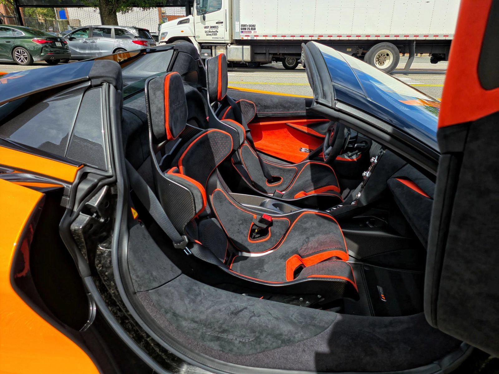 Used 2022 McLaren 765LT RWD image 38
