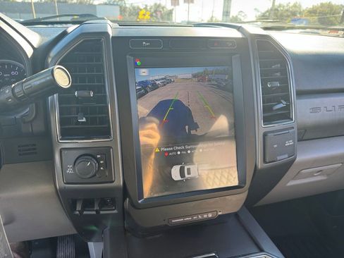 Used 2019 Ford F250 XLT w/ XLT Premium Package image 34