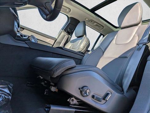 New 2026 Volvo XC90 T8 Ultra w/ Protection Package image 4