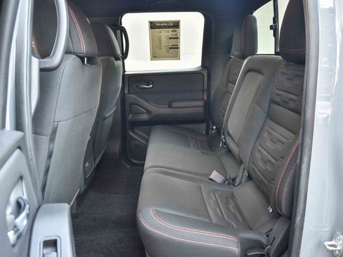 Used 2025 Nissan Frontier PRO-4X image 17