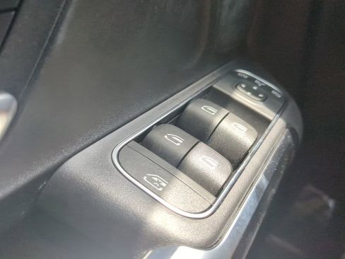 New 2024 Mercedes-Benz GLB 35 AMG 4MATIC image 11