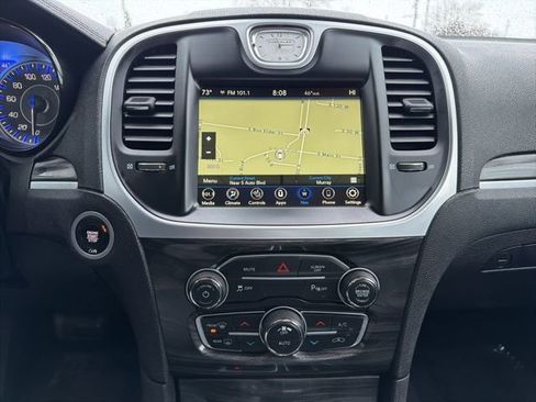 Used 2022 Chrysler 300 Touring L AWD/4WD image 24