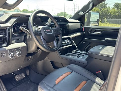 Used 2026 GMC Sierra 2500 AT4 AWD/4WD image 5
