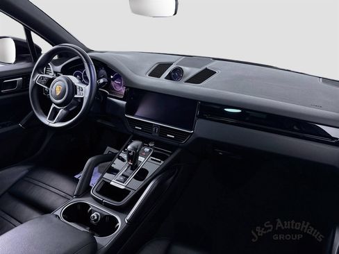 Used 2021 Porsche Cayenne AWD/4WD image 31