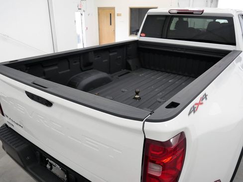 Used 2025 Chevrolet Silverado 3500 W/T AWD/4WD image 36