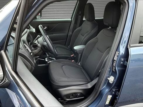 Used 2022 Jeep Renegade Altitude w/ Convenience Group AWD/4WD image 20