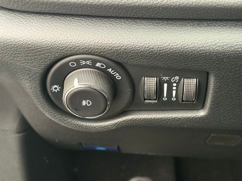 New 2026 Chrysler Pacifica Pinnacle image 28