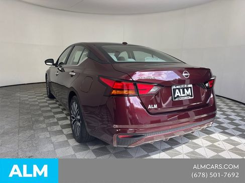 Used 2025 Nissan Altima 2.5 SV FWD image 9