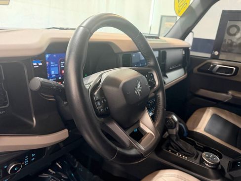 Used 2023 Ford Bronco Wildtrak AWD/4WD image 18